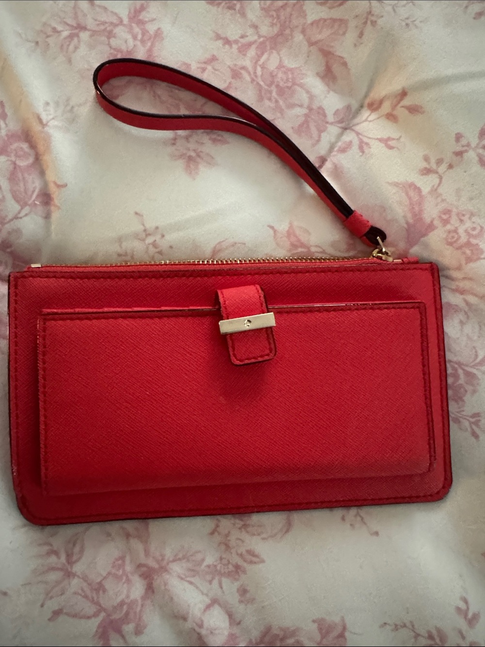 Kate Spade Red Wristlet Clutch Wallet - Stylish Women's Bag